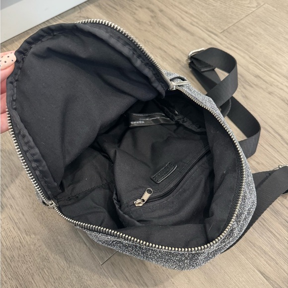 Urban Outfitters mini sparkle backpack - Picture 3 of 4